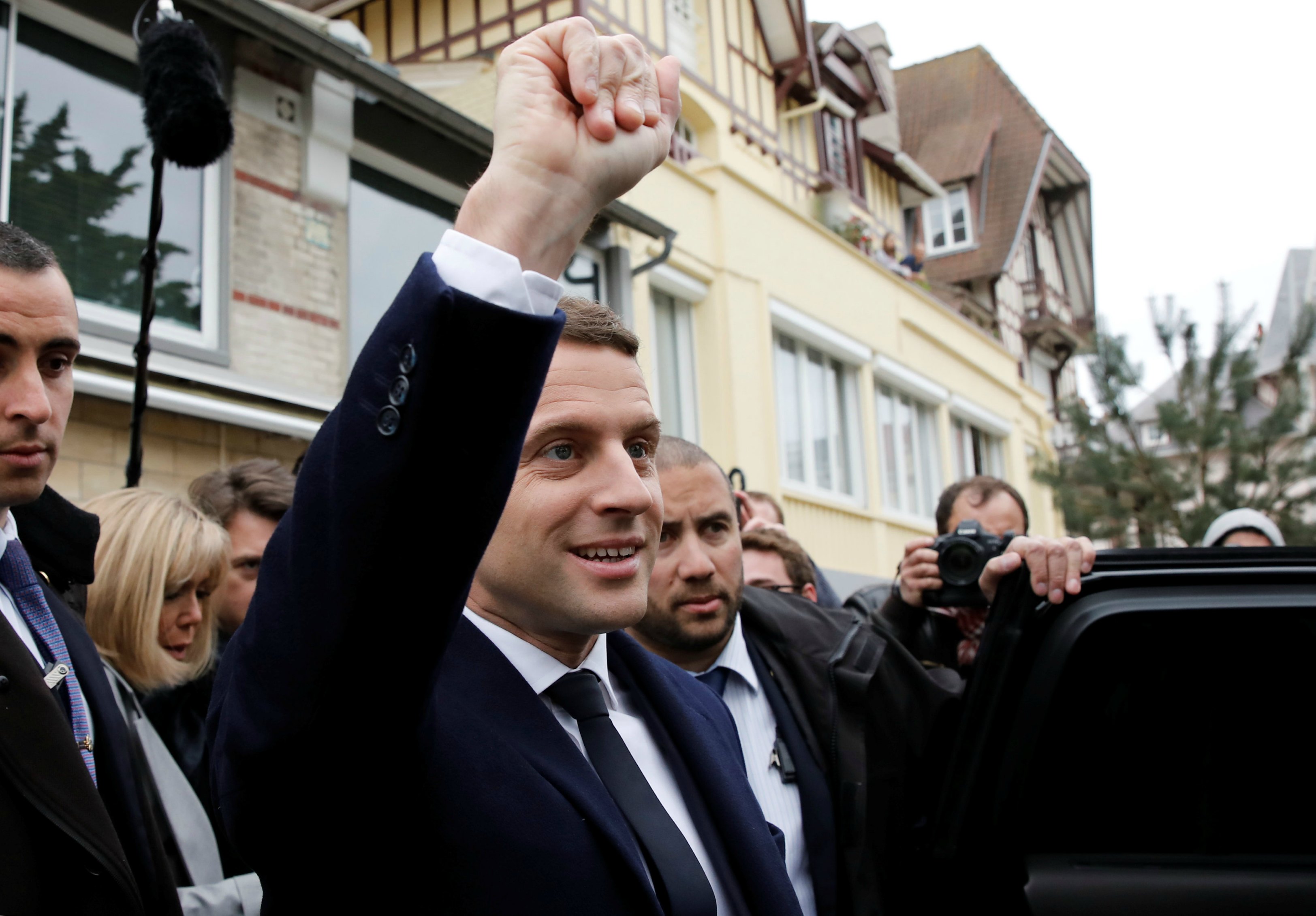 Francia decide su futuro en la primera vuelta de las elecciones presidenciales 3