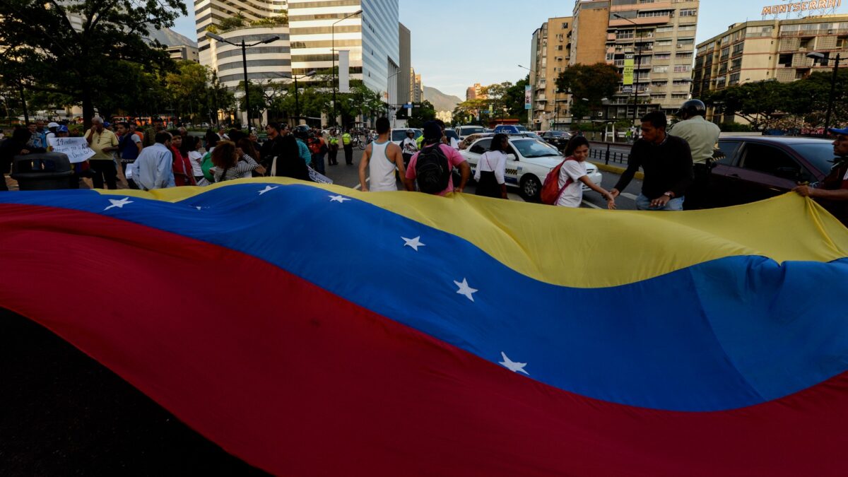 La Corte venezolana deroga asumir las competencias del Parlamento