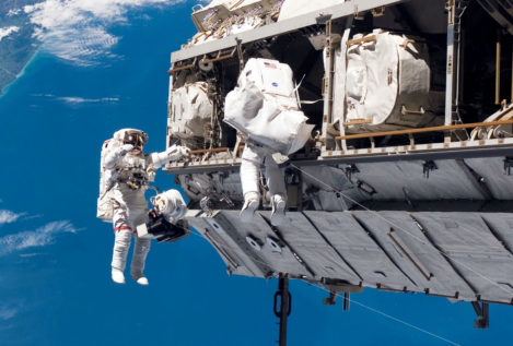 La NASA denuncia la escasez de trajes espaciales