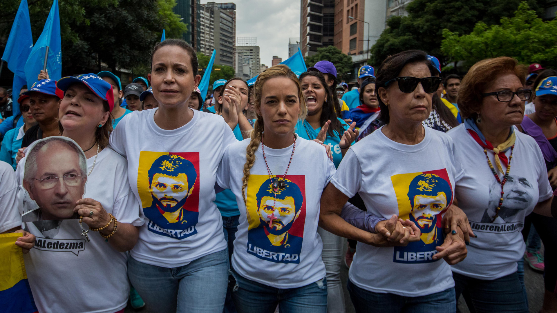 La oposición de Venezuela lleva su protesta a las cárceles
