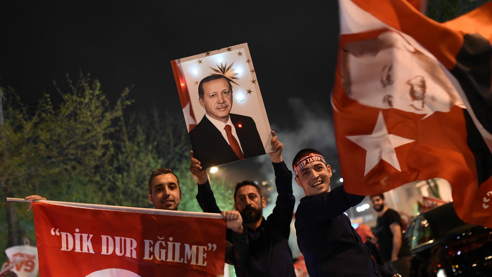 La oposición turca pide anular el referéndum que amplía los poderes de Erdogan
