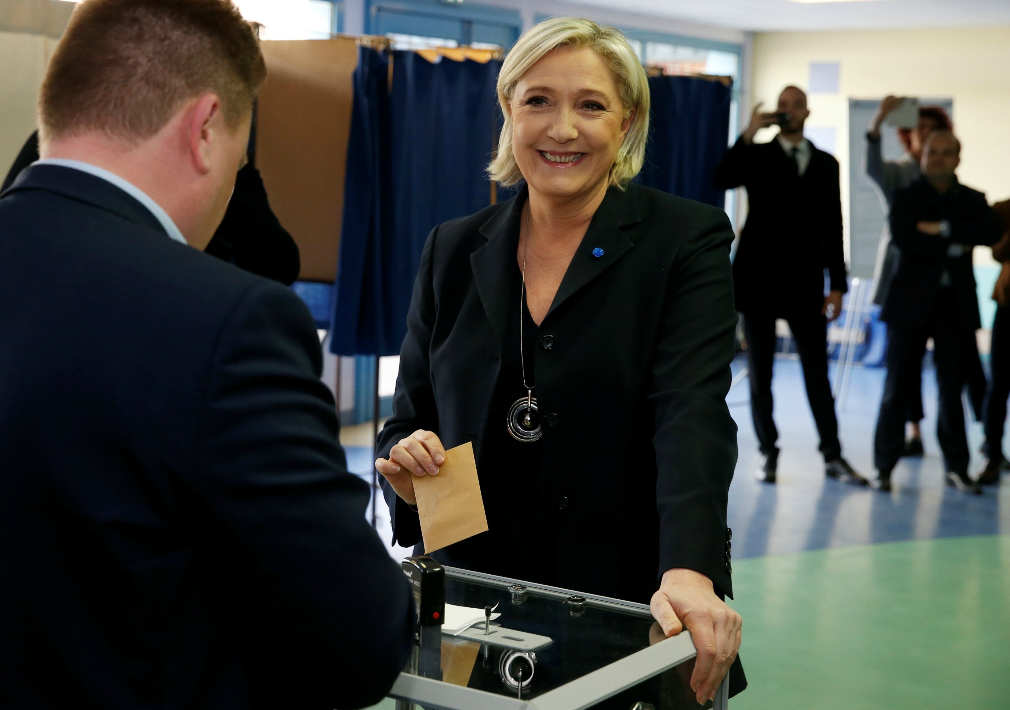 La primera vuelta de las elecciones en Francia, en directo 16