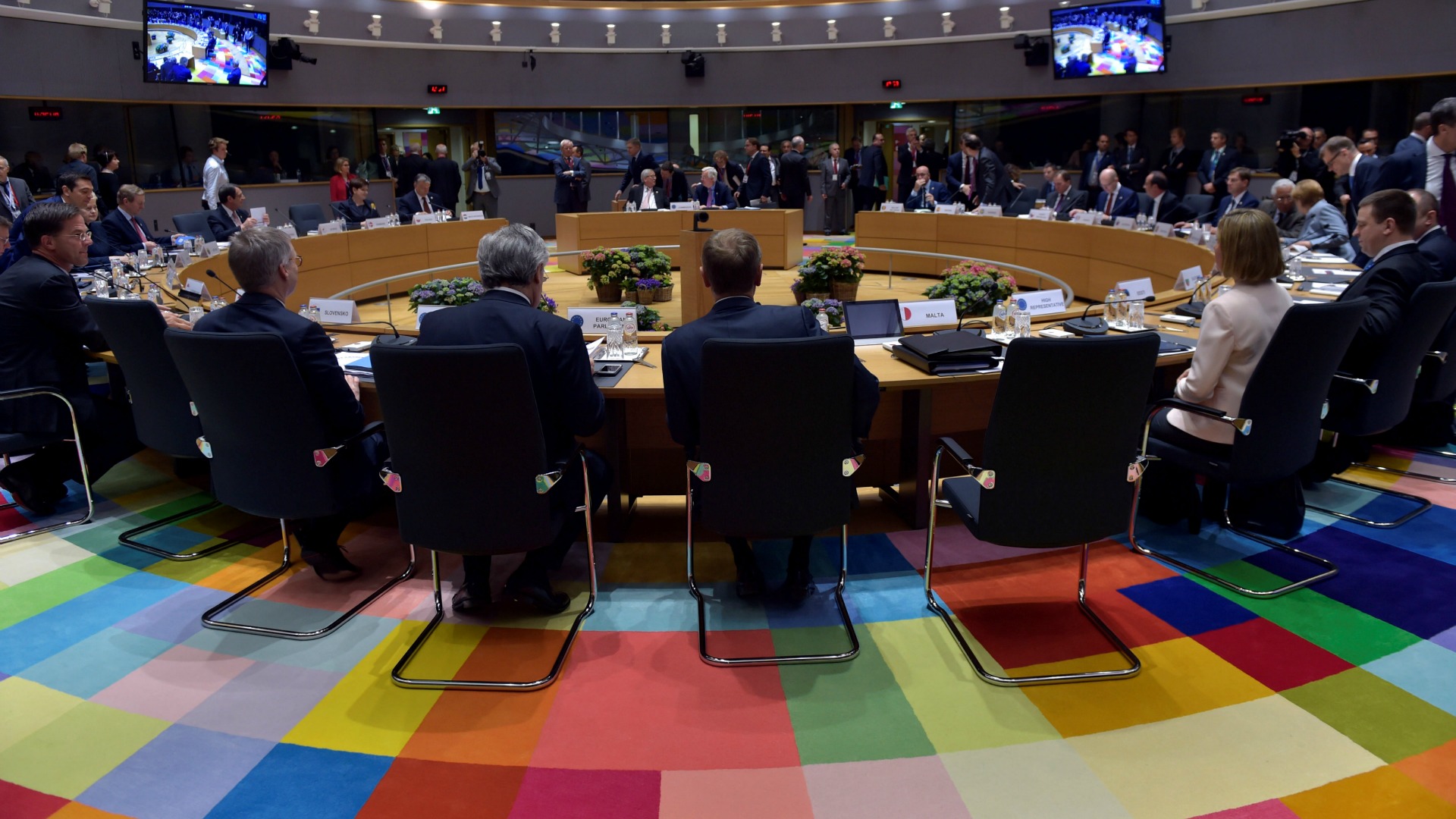 Los líderes europeos aprueban la estrategia de negociación para el Brexit