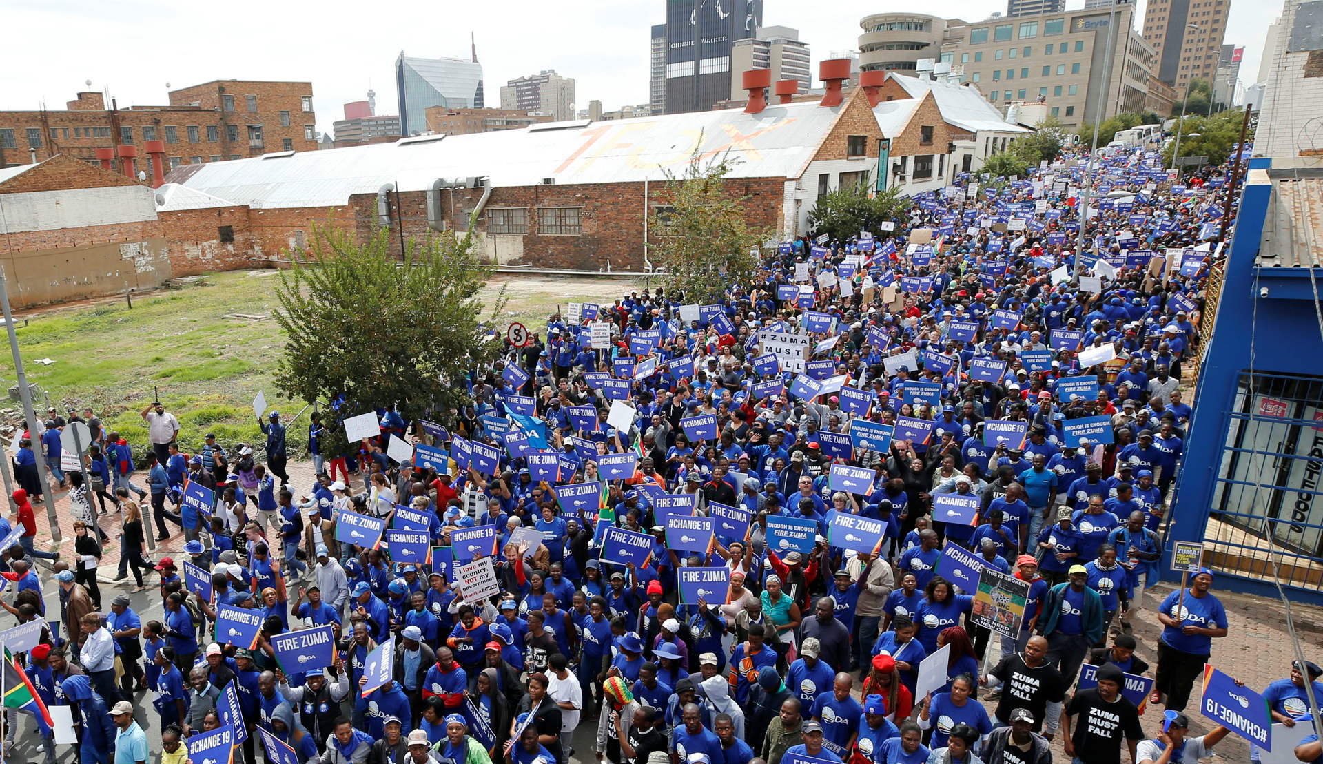 Manifestaciones en toda Sudáfrica exigen la dimisión del presidente Zuma