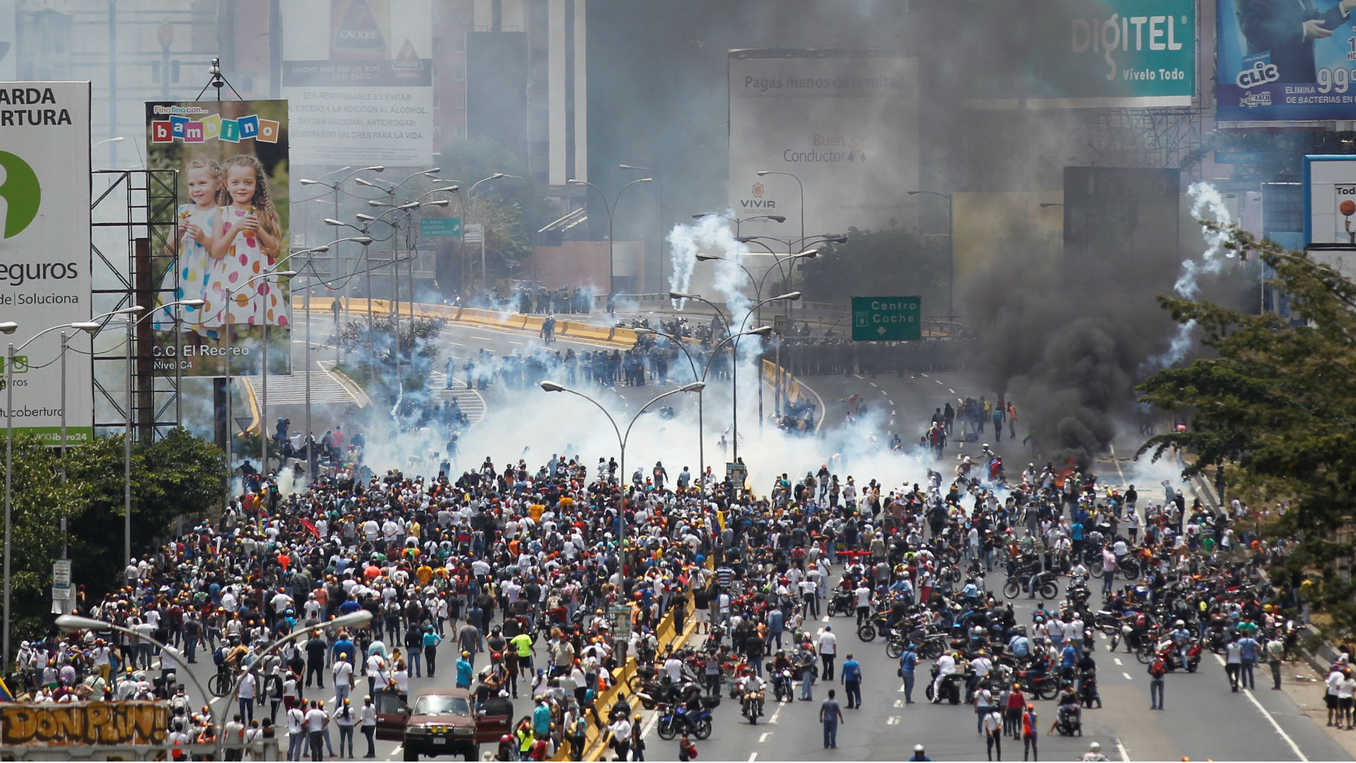 Más de 200 heridos y decenas de detenidos tras protestas en Venezuela