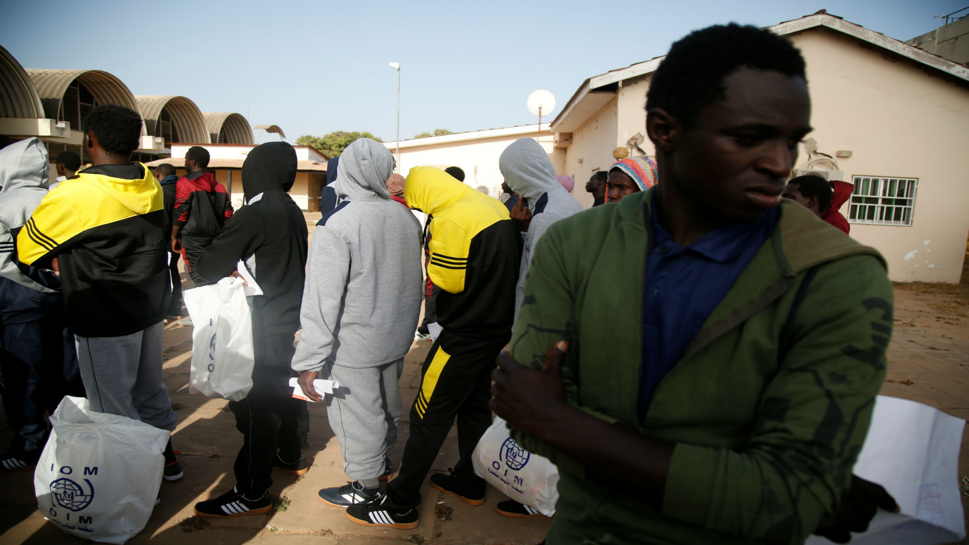 Migrantes de África Occidental son vendidos como esclavos en mercados de Libia
