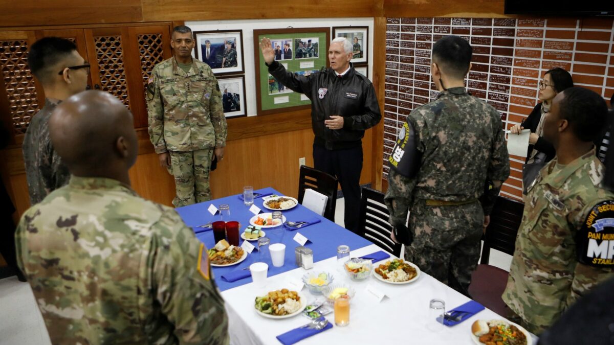 Pence recomienda a Corea del Norte que no ponga a prueba la determinación de Trump