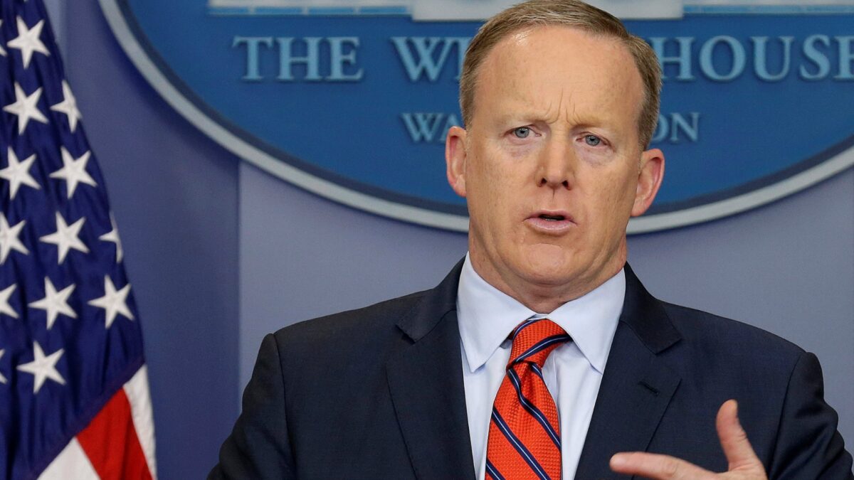 Sean Spicer se disculpa tras asegurar que Hitler no usó armas químicas durante la Segunda Guerra Mundial