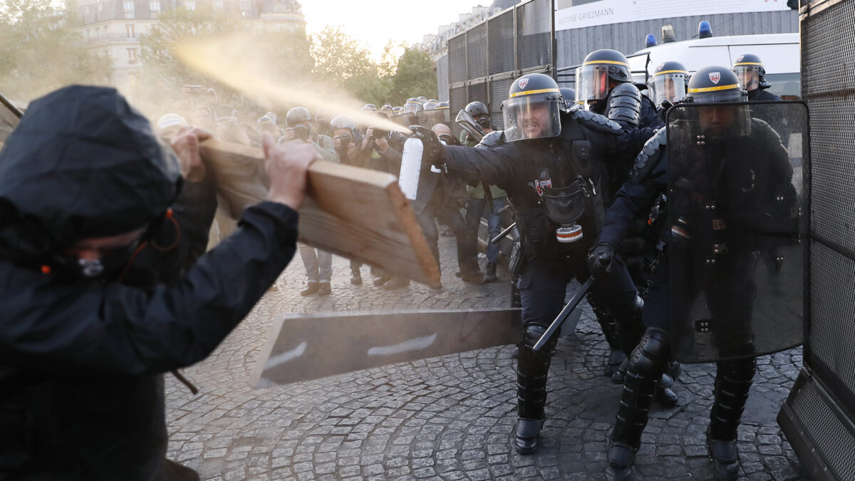 Seis heridos y 29 detenidos por las protestas contra el resultado electoral en París