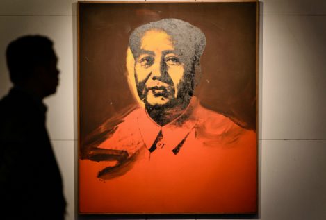 Subastado por 12,7 millones de dólares un retrato de Mao realizado por Warhol