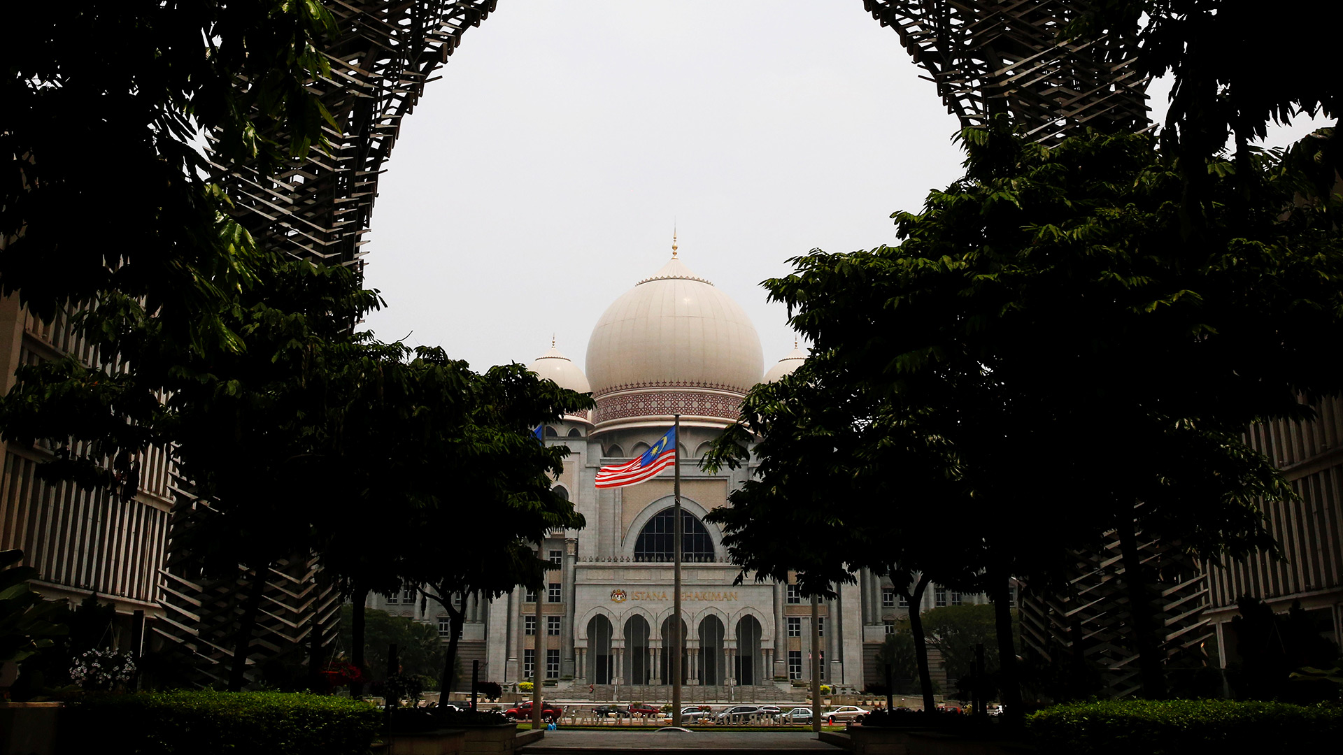 Un diputado malayo asegura que las víctimas de violaciones deben casarse con sus atacantes