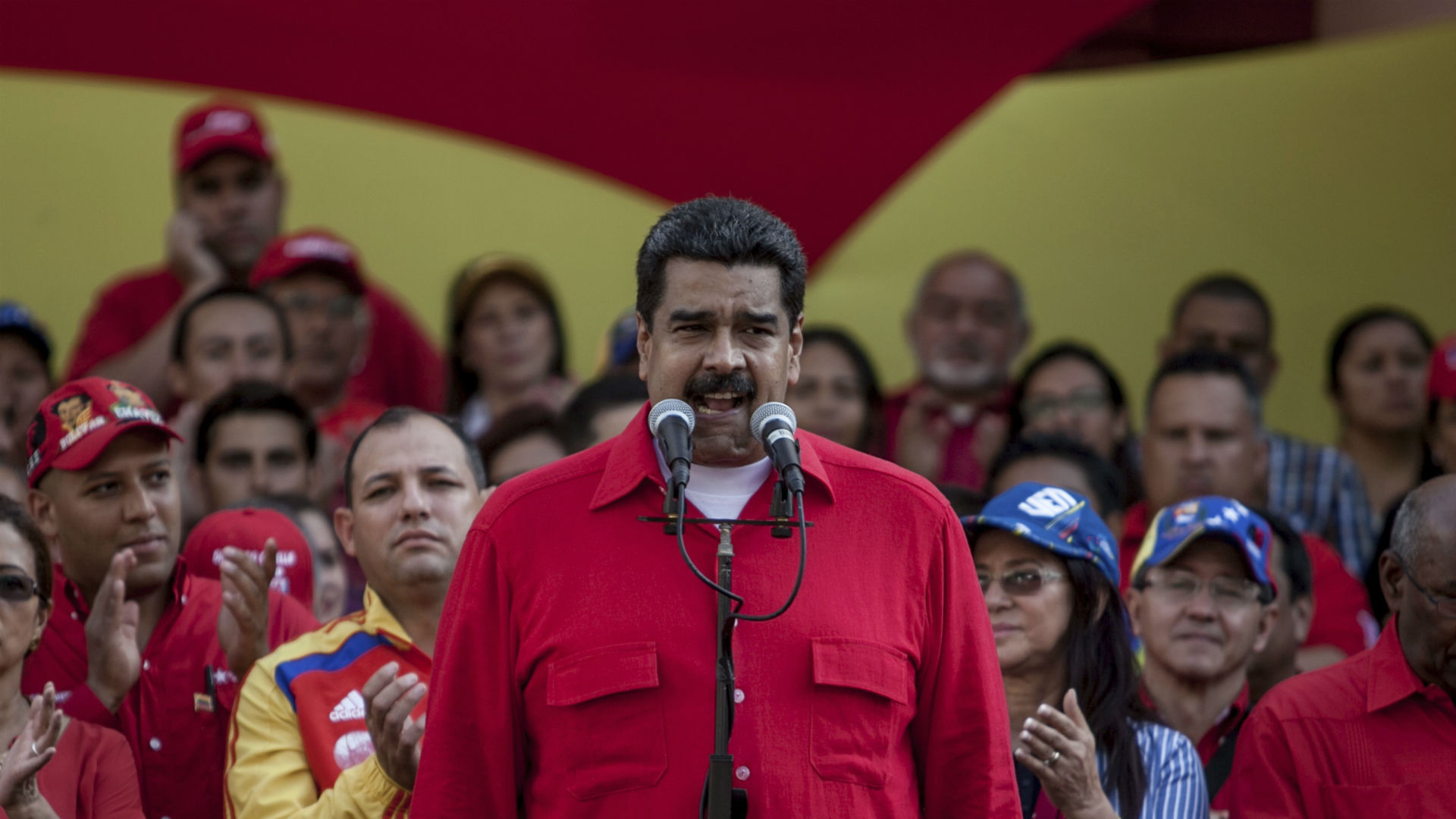 Acusan a Maduro de pagar 11 millones de dólares para la última campaña de Chávez