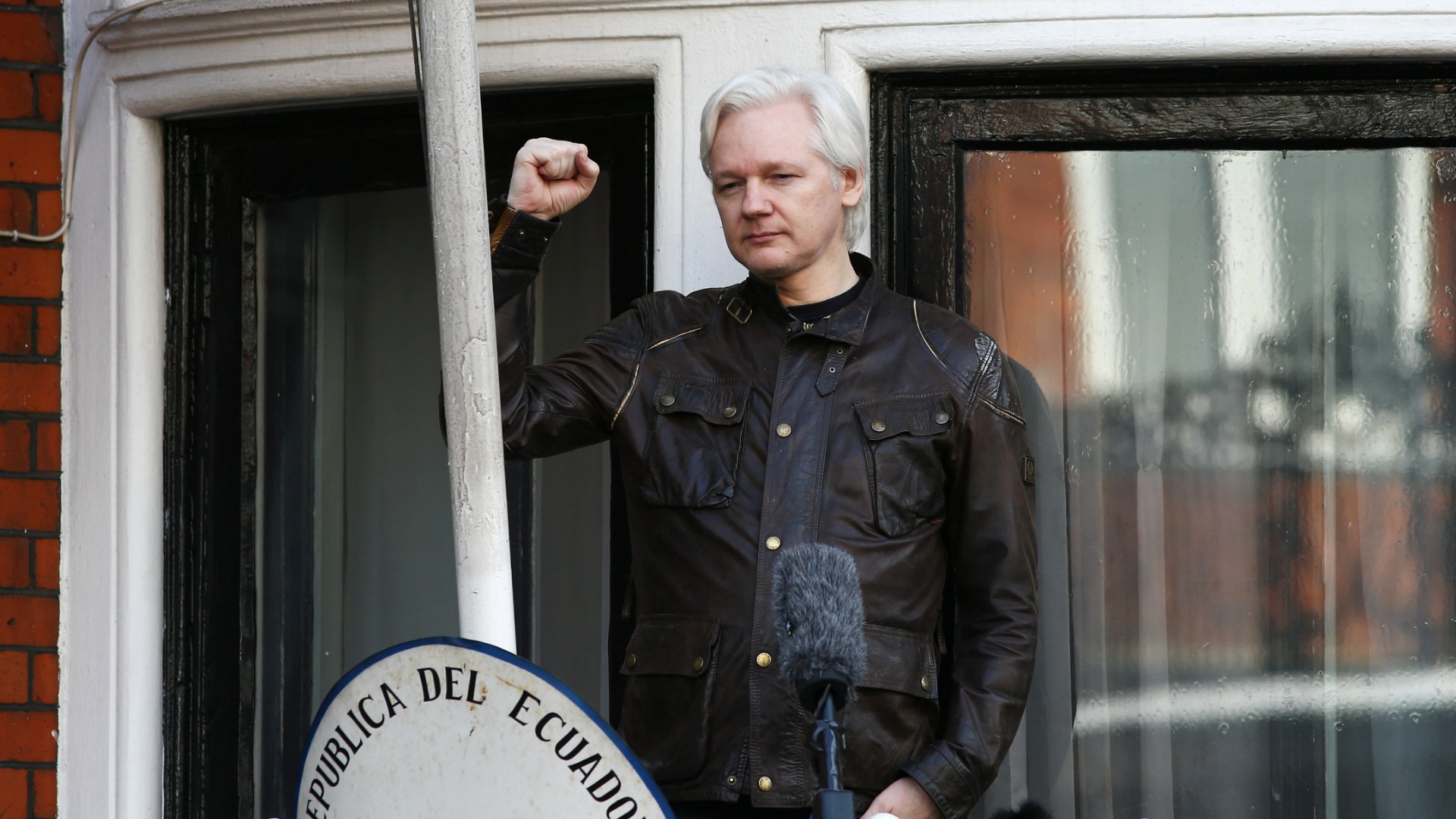 Assange califica de "gran victoria" el fin de su batalla legal con Suecia