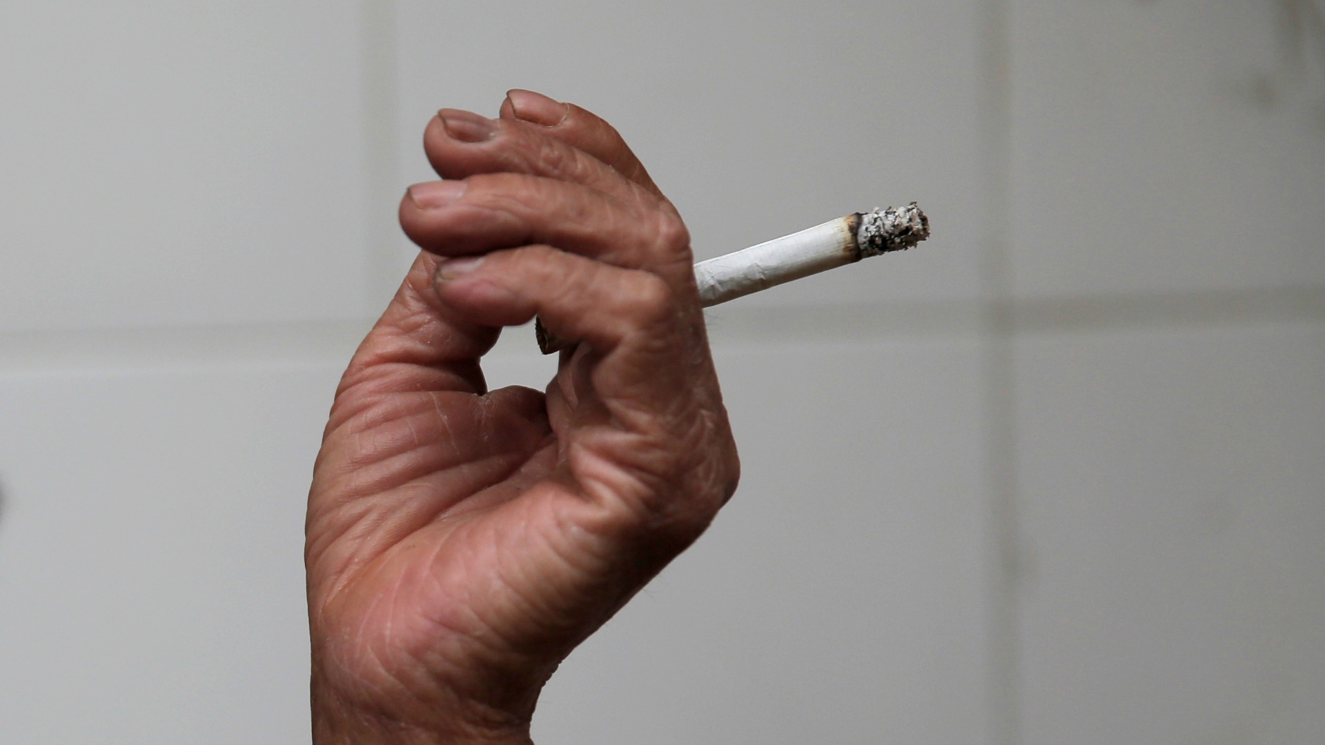 Un estudio demuestra que los cigarrillos 'light' son más peligrosos que los normales