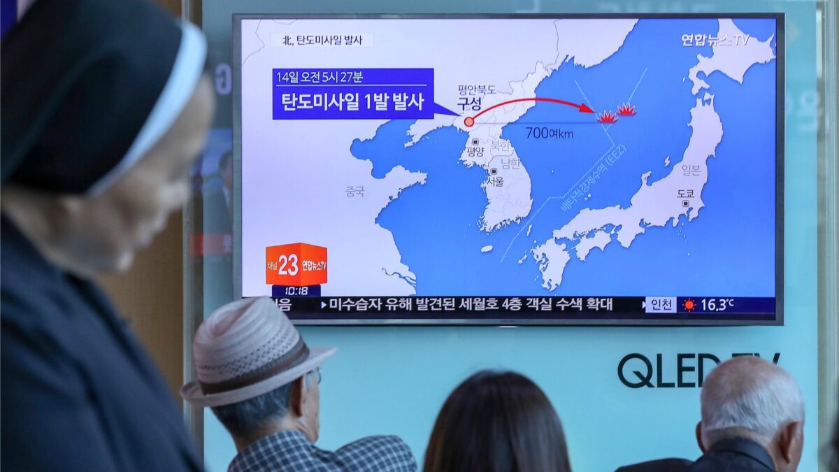 Corea del Norte lanza con éxito un nuevo misil balístico