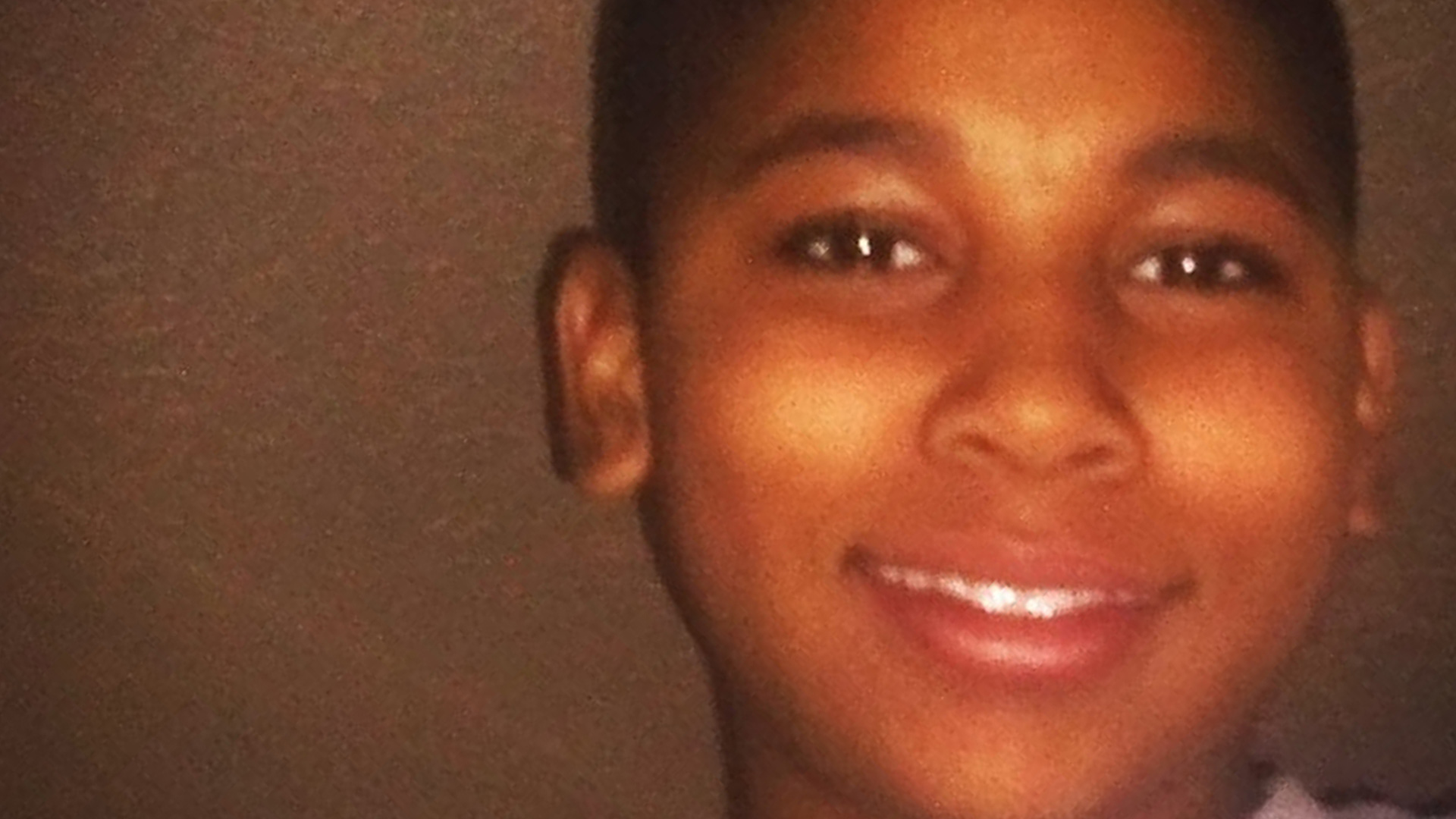 Despiden a un policía de Cleveland que mató a tiros a un niño en 2014