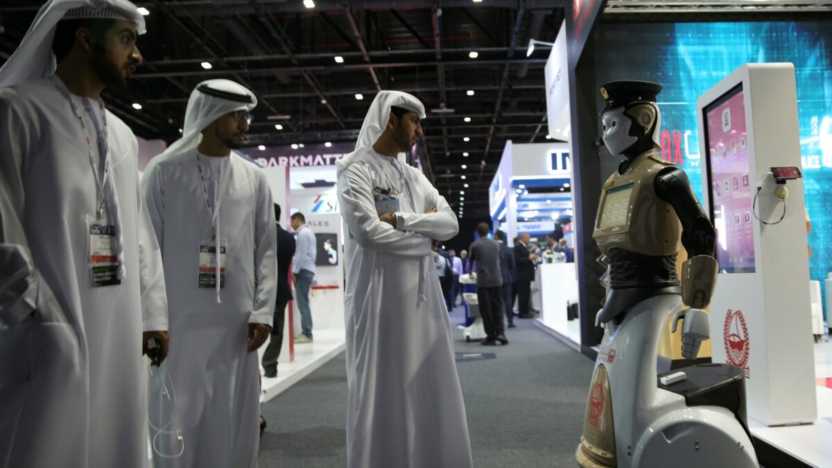 Dubai presenta el ‘robocop’ que patrullará su calles