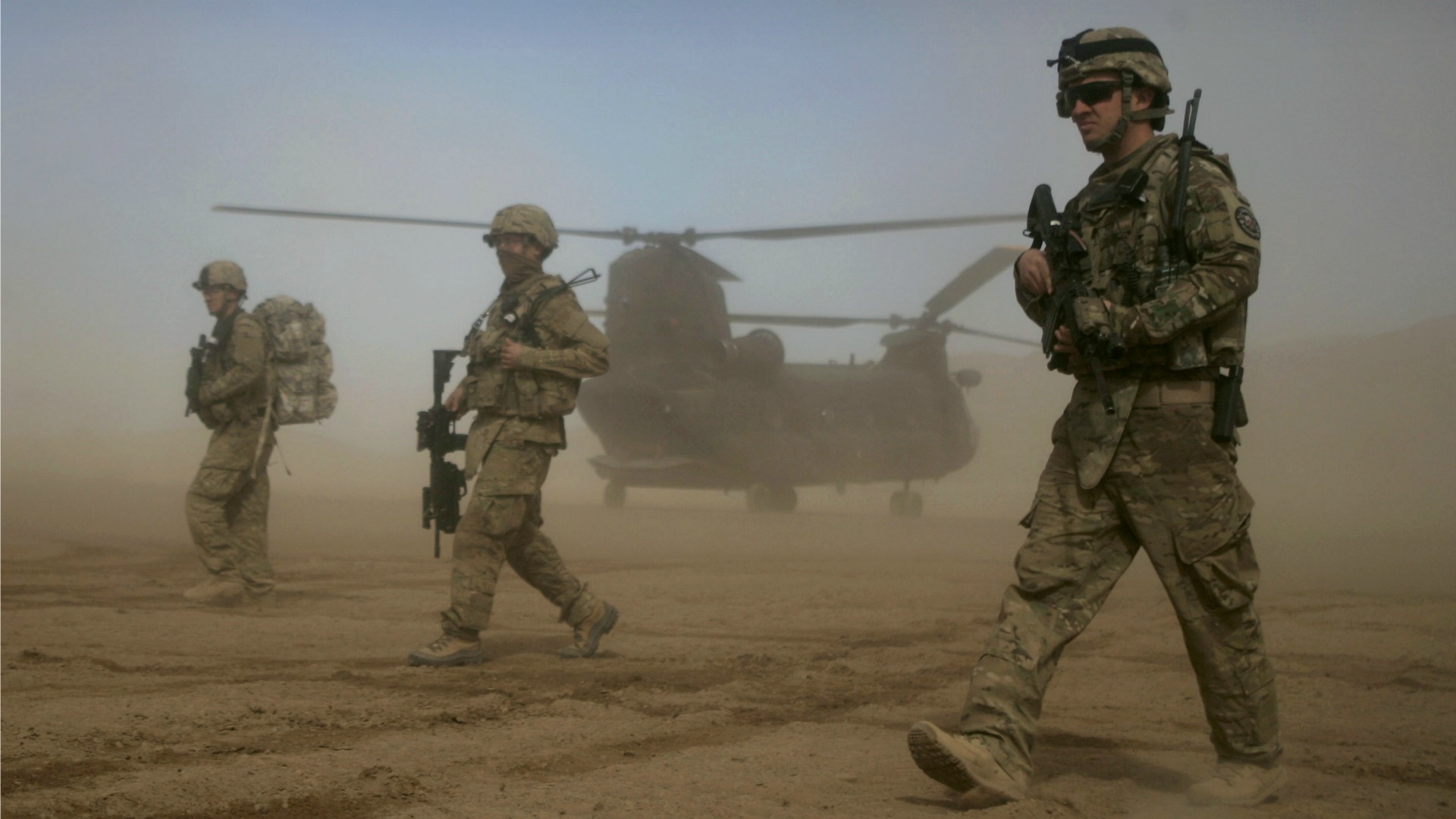 EEUU estudia enviar 3.000 soldados a Afganistán y ceder poder al Pentágono