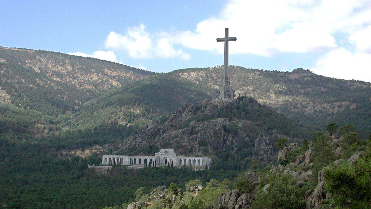 El Congreso aprueba sacar los restos de Franco del Valle de los Caídos