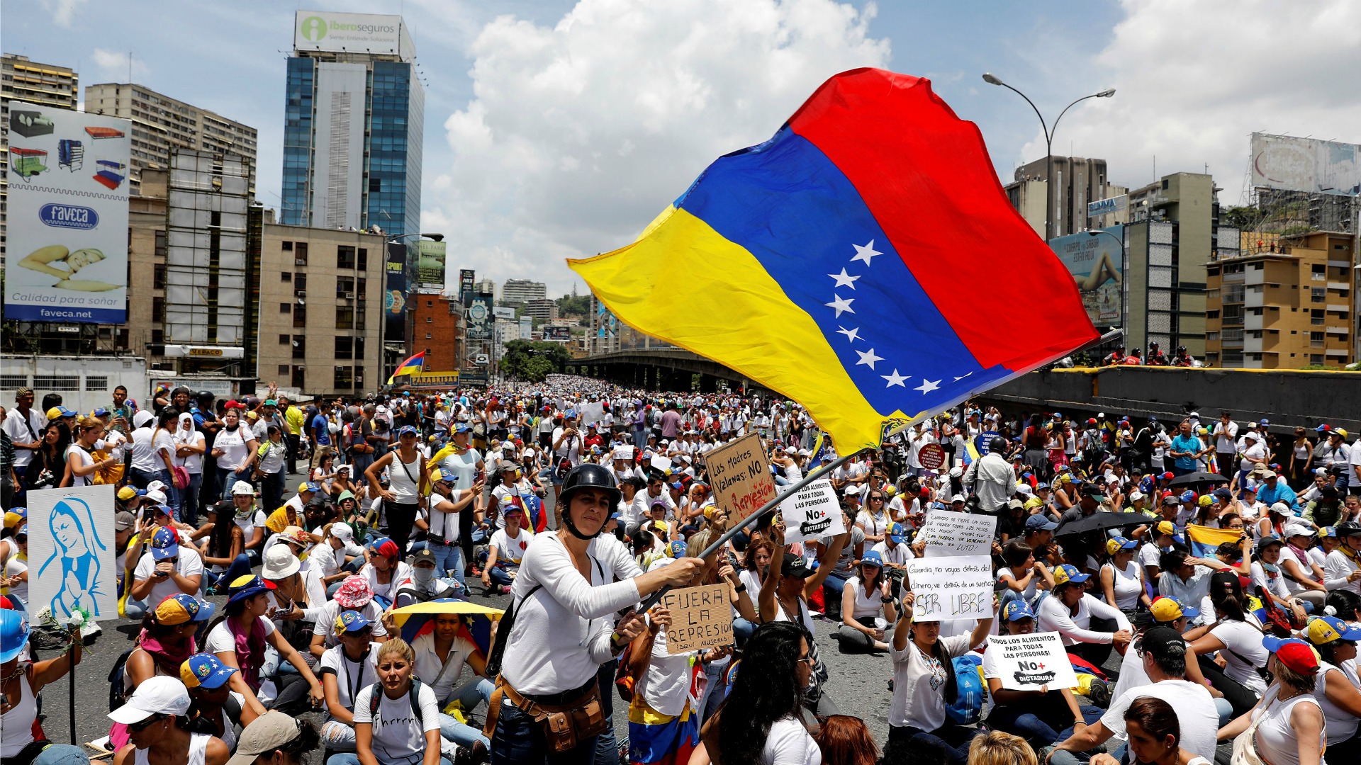 El Parlamento venezolano aprueba un acuerdo de "nulidad" del decreto de la Constituyente