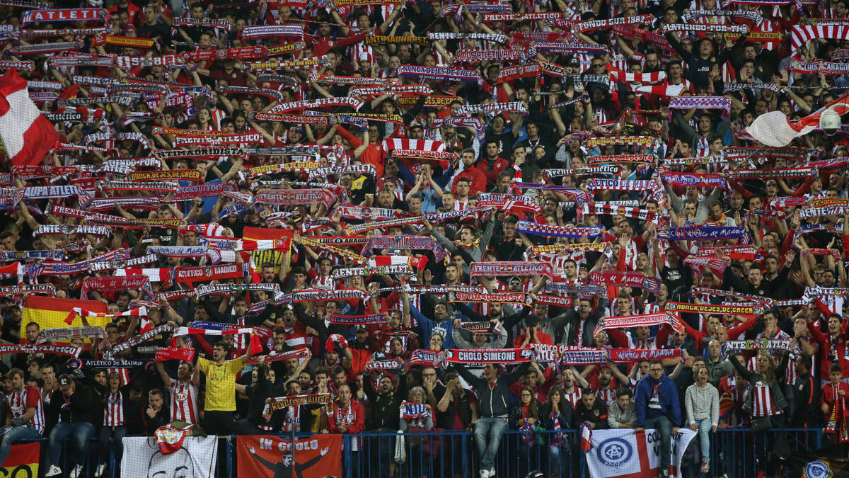 El SAMUR atiende a 25 aficionados y tres policías tras las cargas en el Calderón