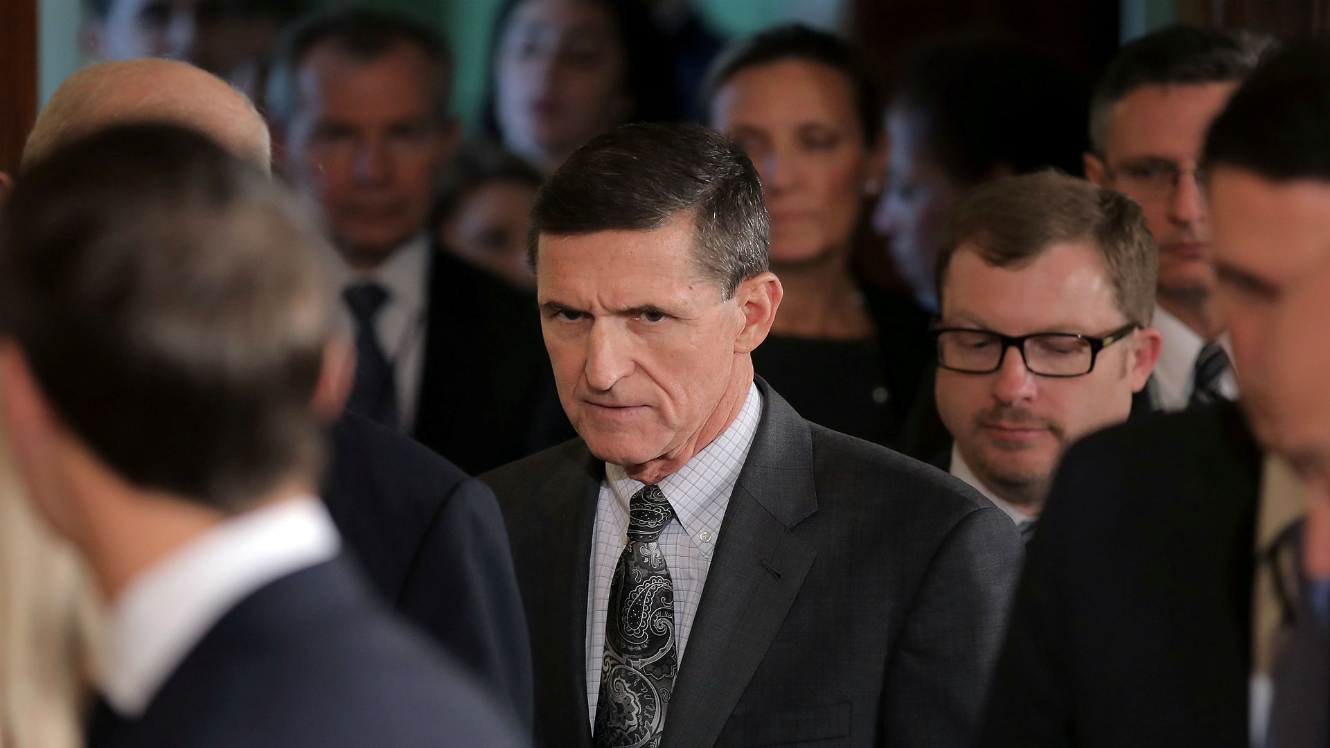 Flynn acepta entregar al Senado varios documentos personales y de sus empresas