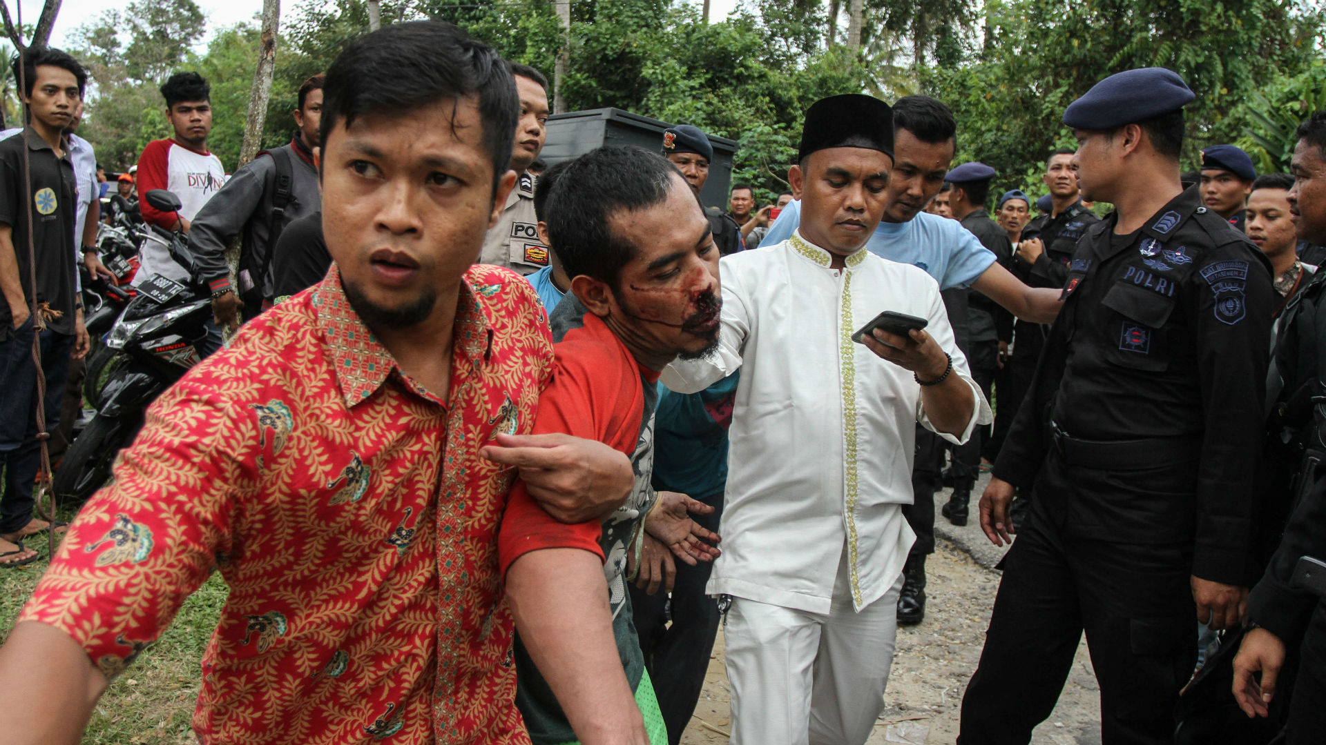 Fuga masiva de presos de una cárcel indonesia cuando iban a rezar