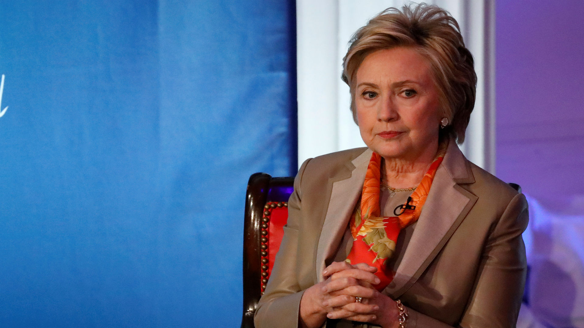 Hillary Clinton culpa a Rusia, al FBI y a WikiLeaks de su derrota