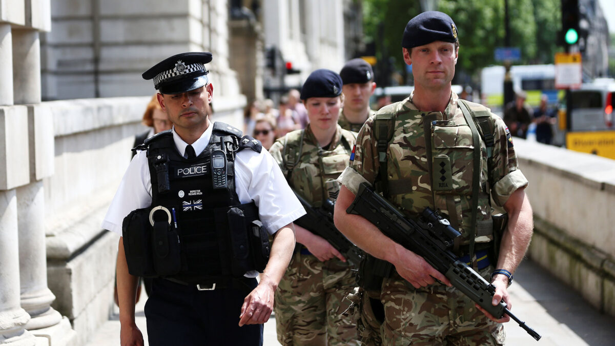 La policía practica varias detenciones en relación con el atentado de Mánchester