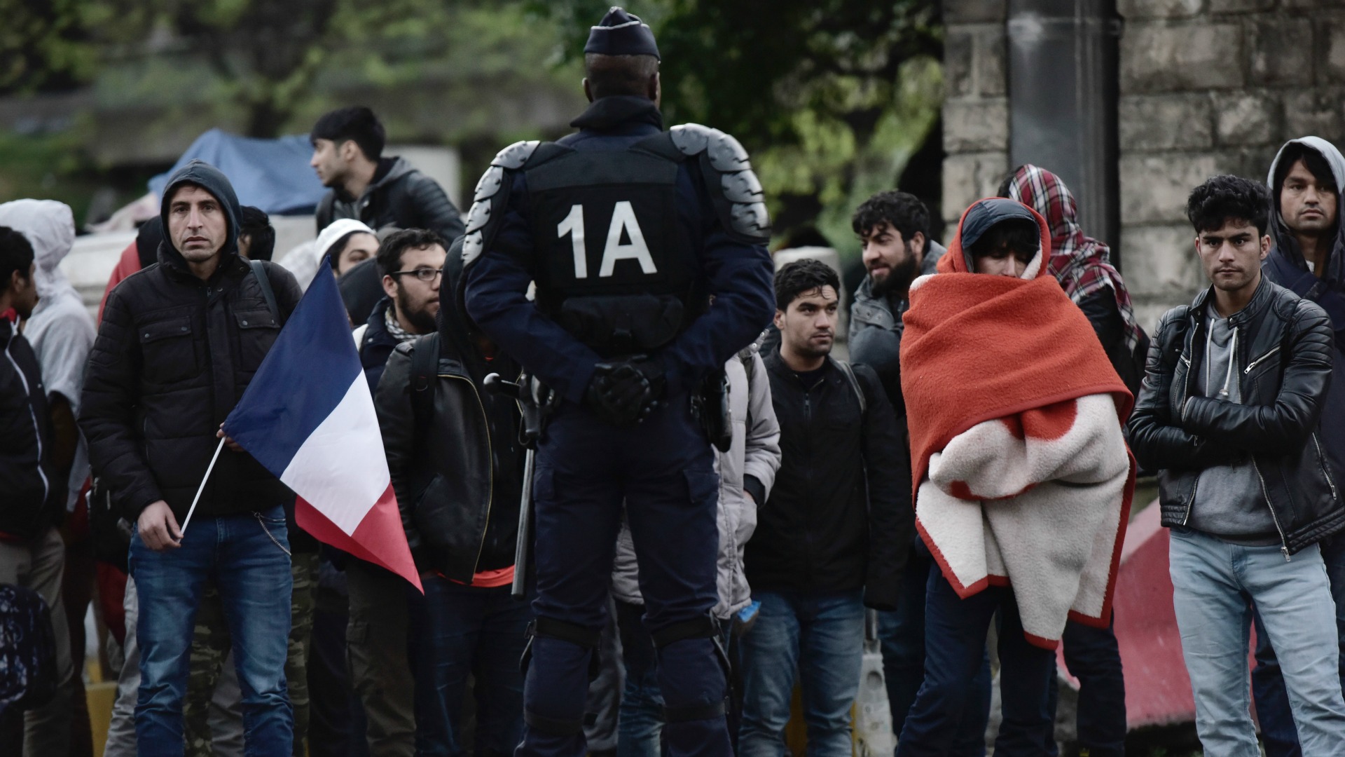 La policía desaloja unos campamentos de migrantes en el norte de París
