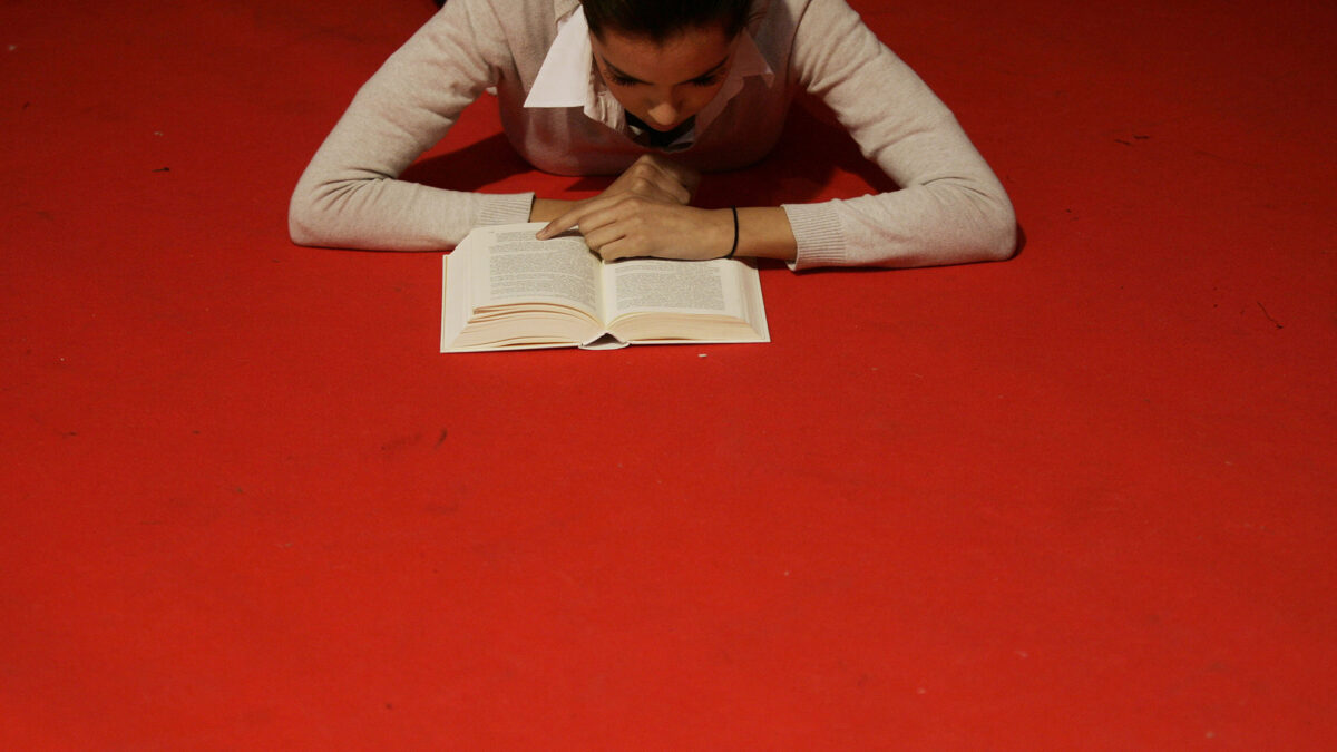 ‘Leer te da vidas extra’, el nuevo lema para fomentar la lectura en España