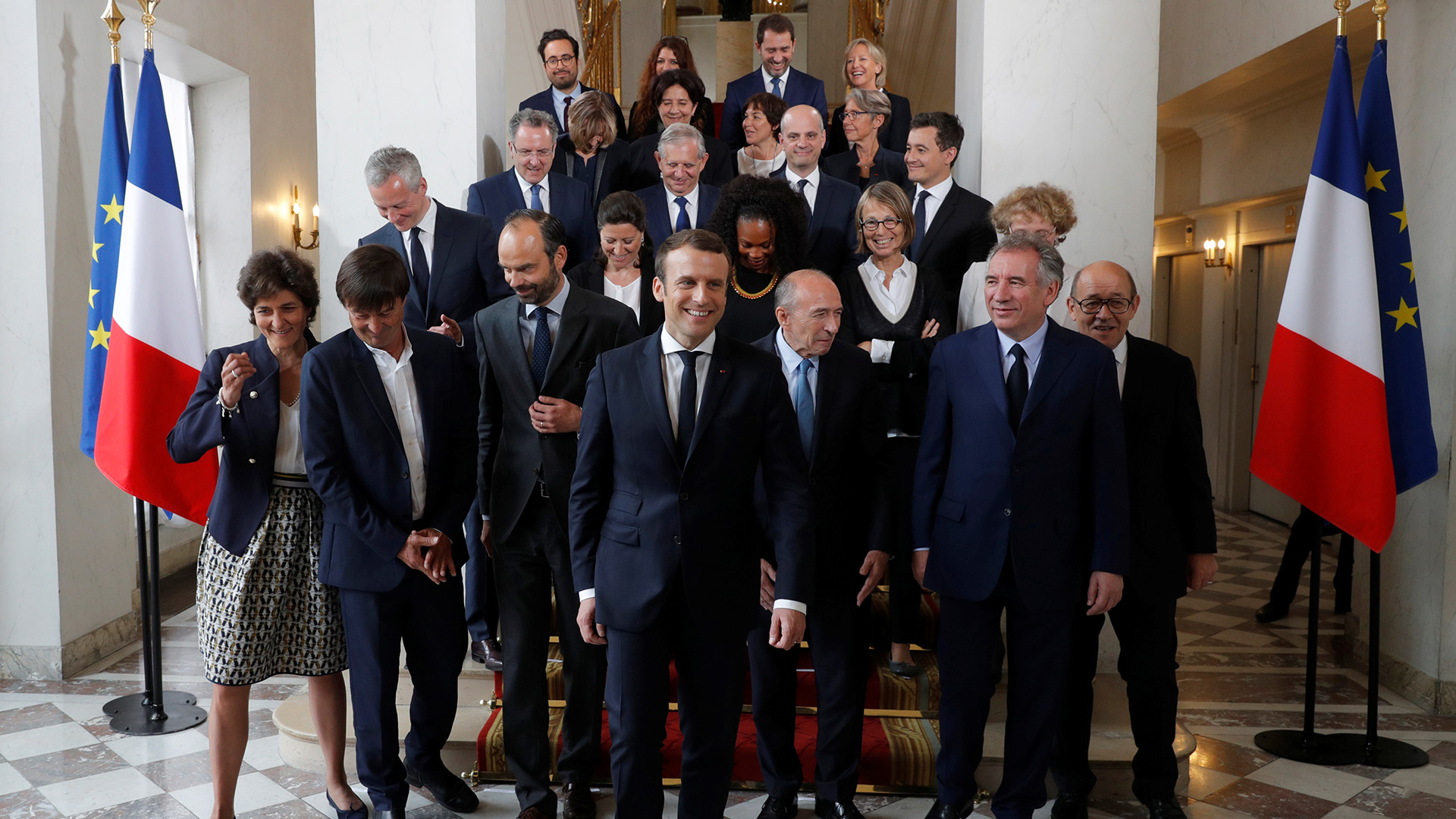 Macron y Philippe se estrenan en el gobierno de Francia con bajo nivel de popularidad