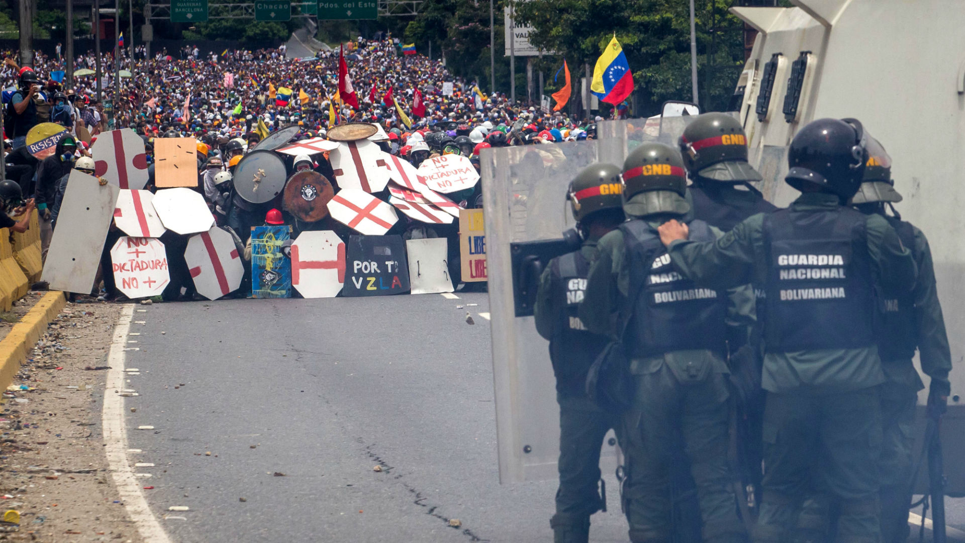 Maduro activa la Constituyente mientras continúan las protestas en Venezuela