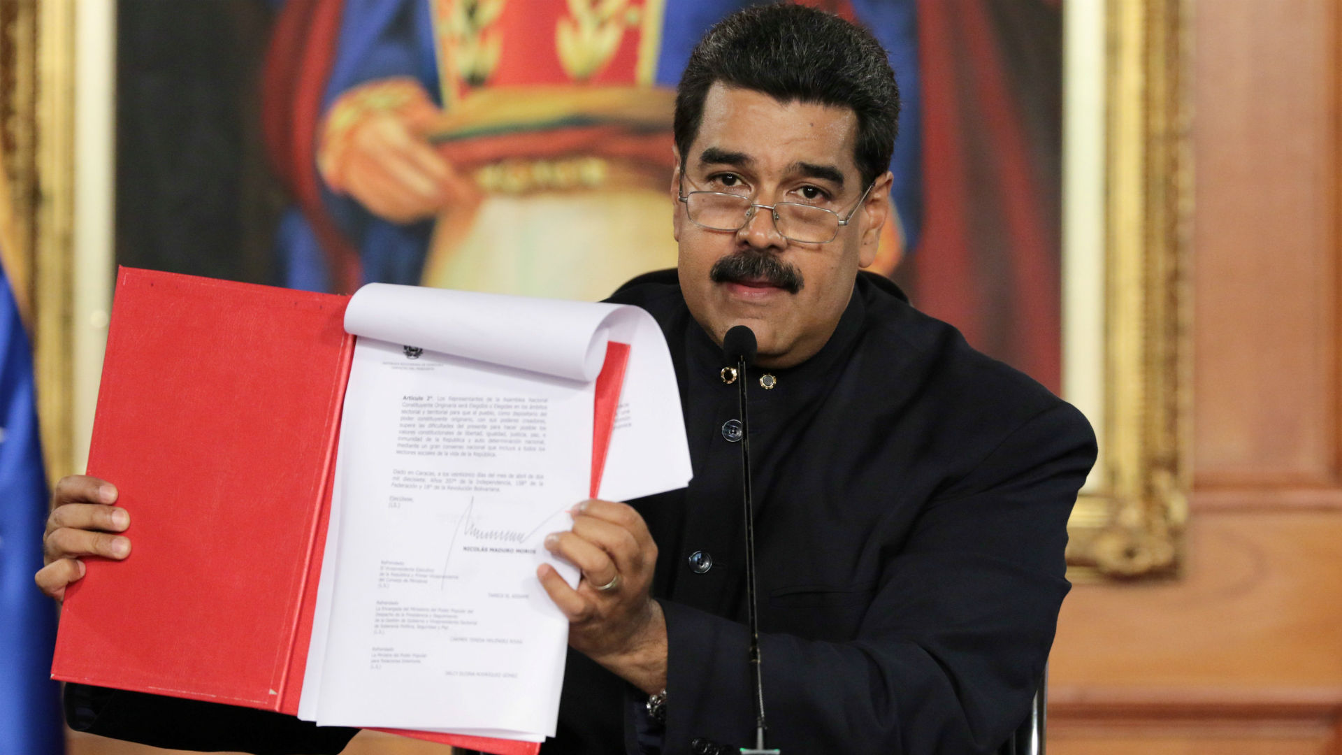 Maduro propone la creación de una nueva Constitución para "refundar" Venezuela
