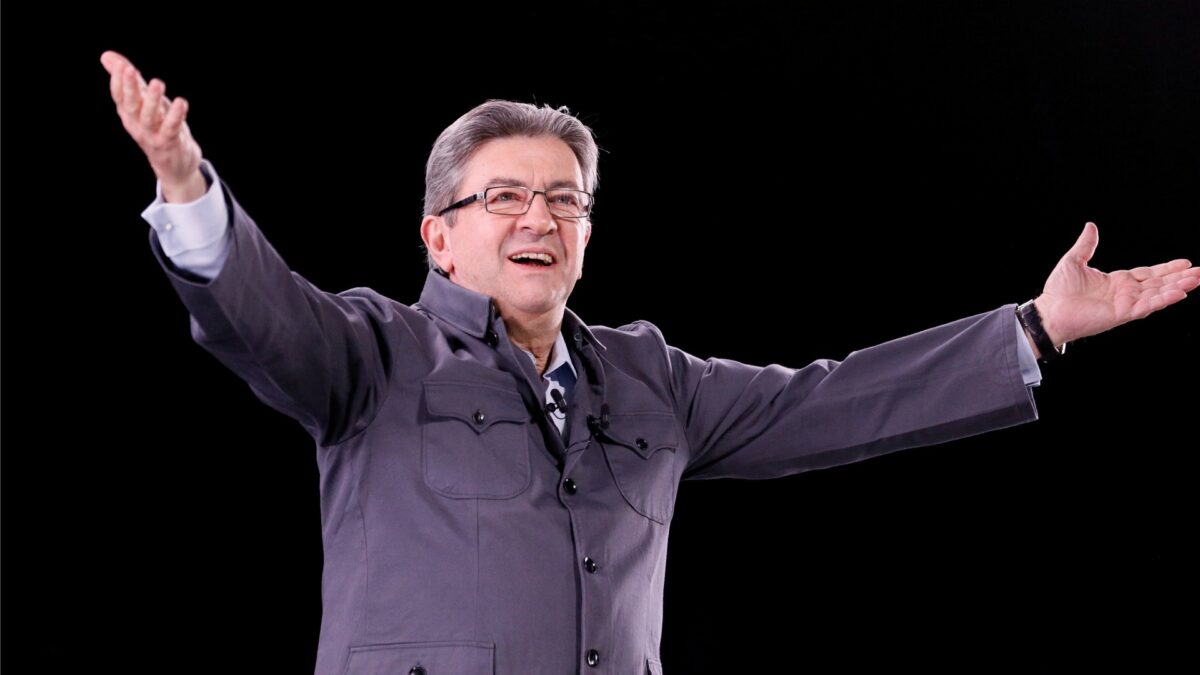 Mélenchon anuncia su candidatura a las legislativas para «combatir» a Macron