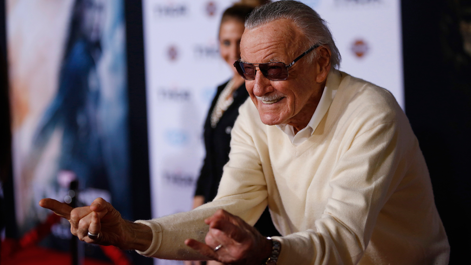 Stan Lee promete un superhéroe latino para finales de este año