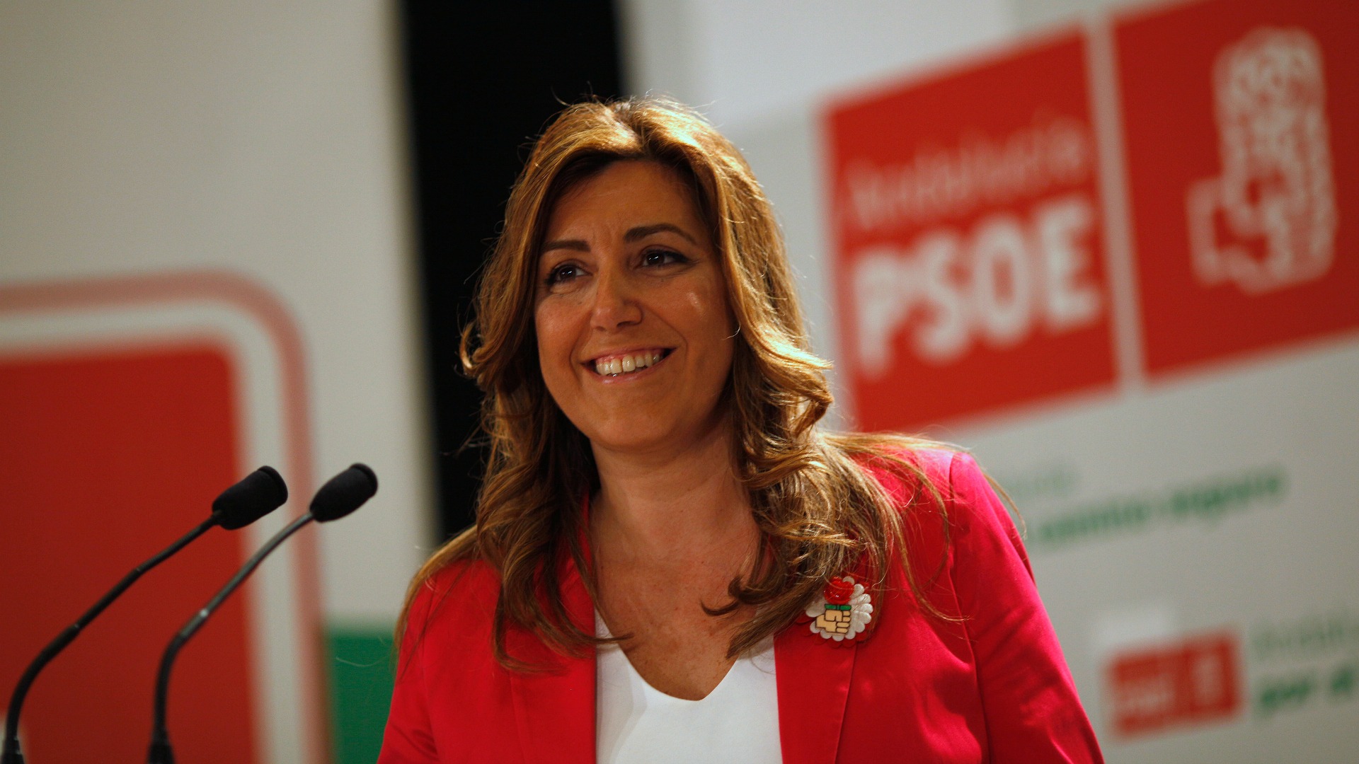 Susana Díaz obtiene más de 63.000 avales y gana a Pedro Sánchez