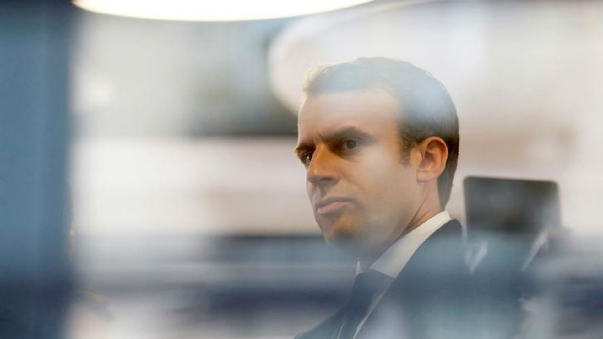 Un hackeo masivo deja al descubierto las comunicaciones internas de la campaña de Macron