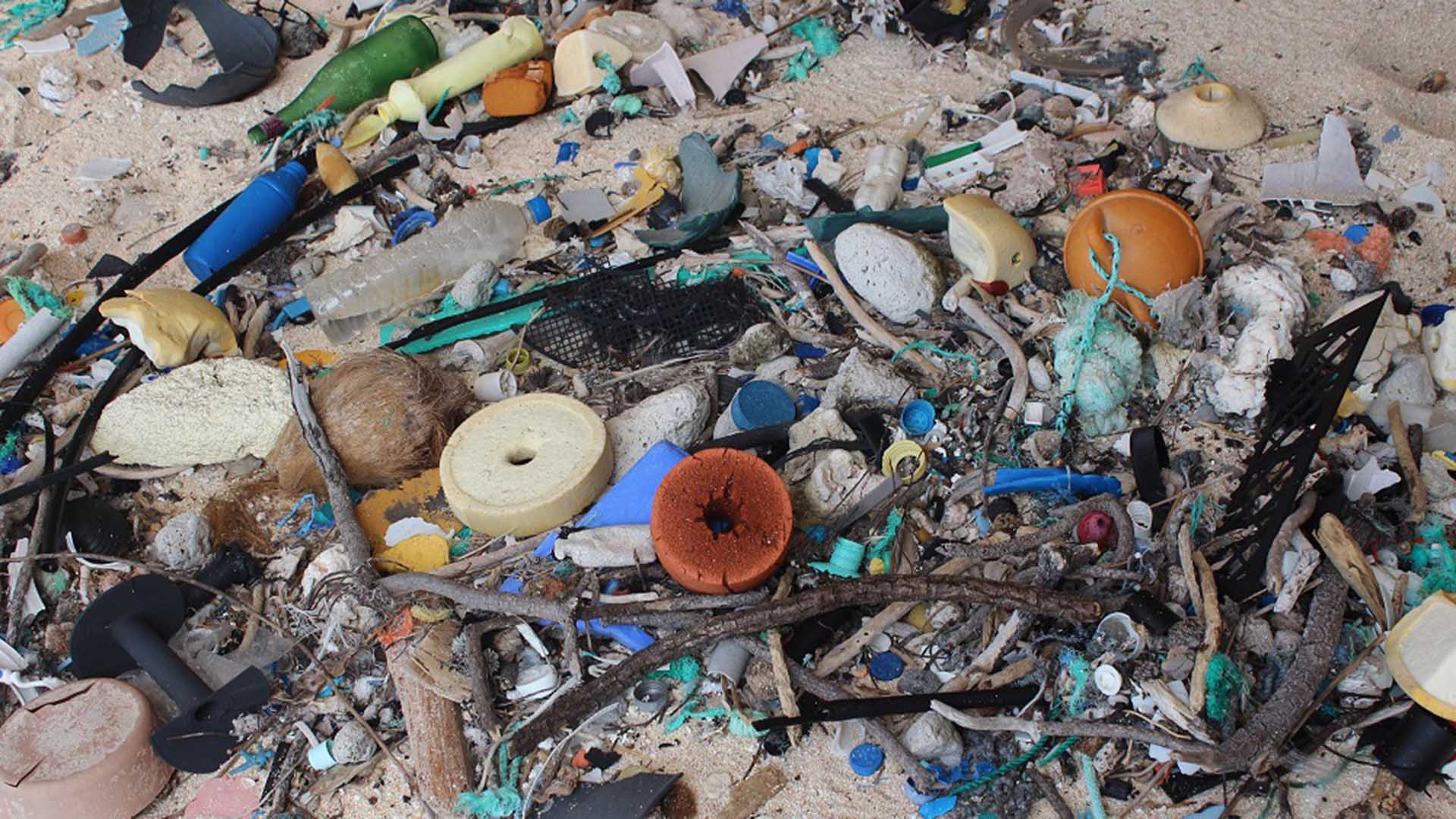 Una isla desierta se convierte en el lugar con más basura del mundo