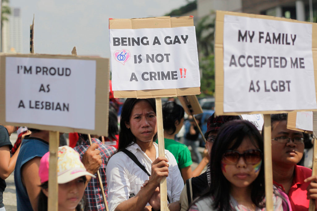 Una redada en una sauna gay de Indonesia termina con 141 detenidos 1