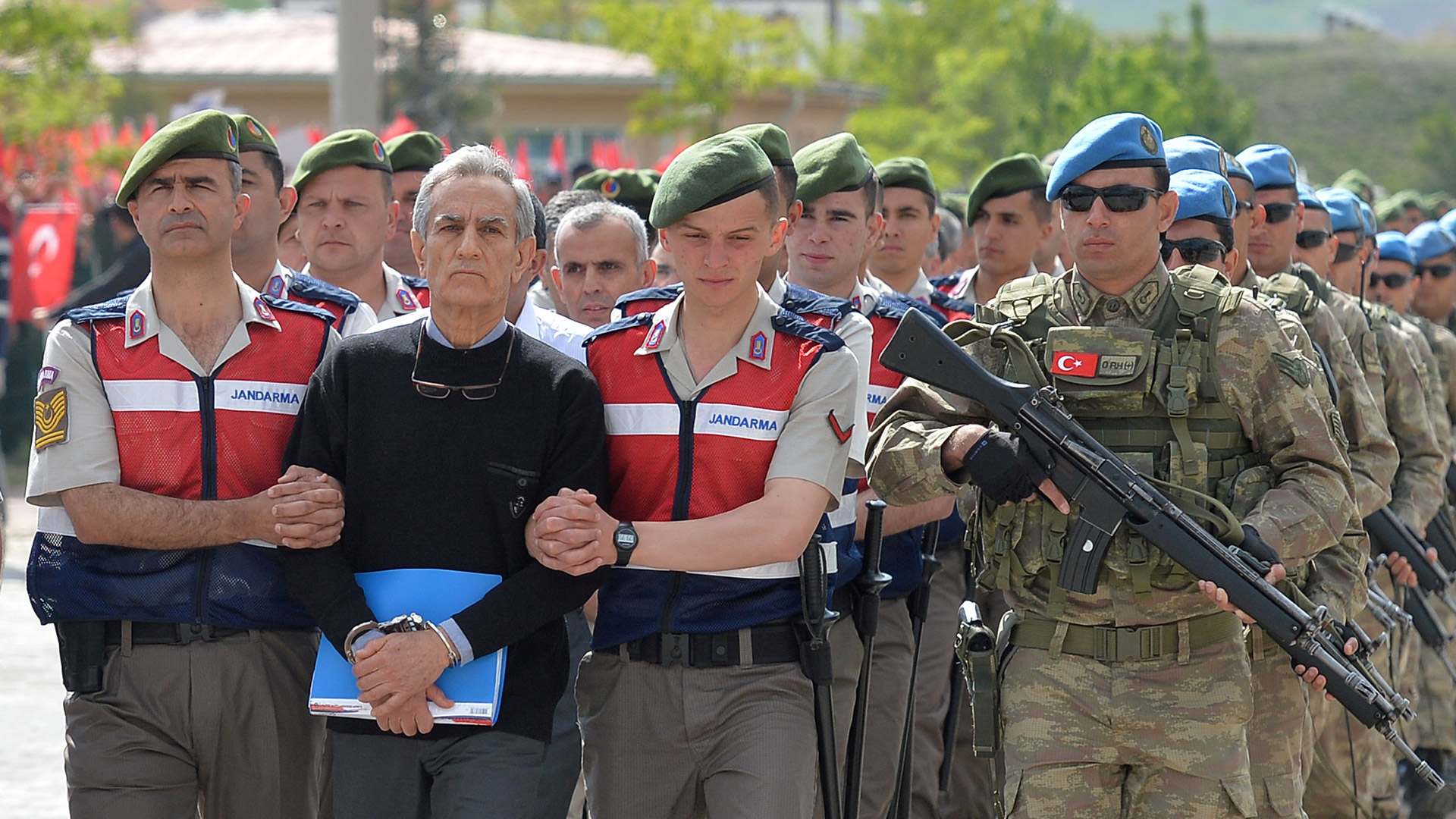 Veintitrés cadenas perpetuas en el primer gran juicio contra los golpistas de Turquía