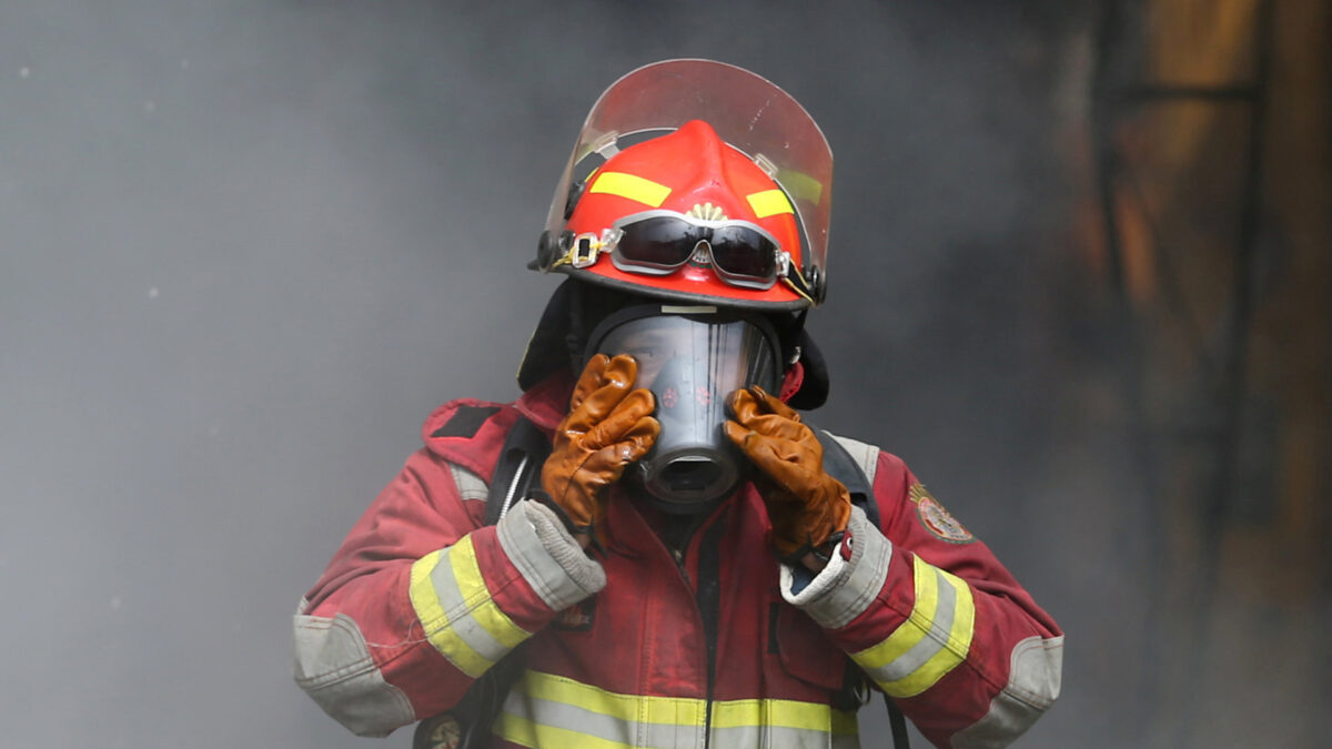 Al menos siete fallecidos tras un incendio en un edificio residencial de Perú