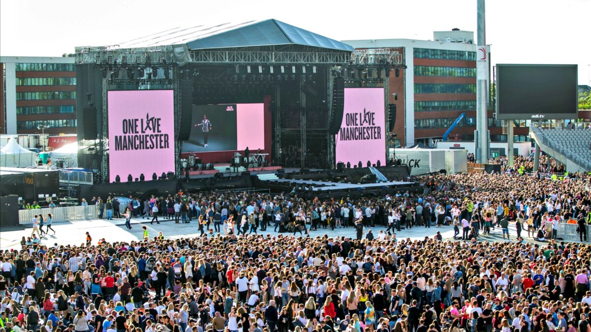 Multitudinario concierto benéfico de Ariana Grande en Mánchester