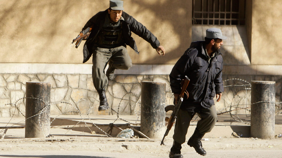 Ataque suicida en una mezquita chií llena de fieles en Kabul