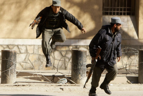 Ataque suicida en una mezquita chií llena de fieles en Kabul