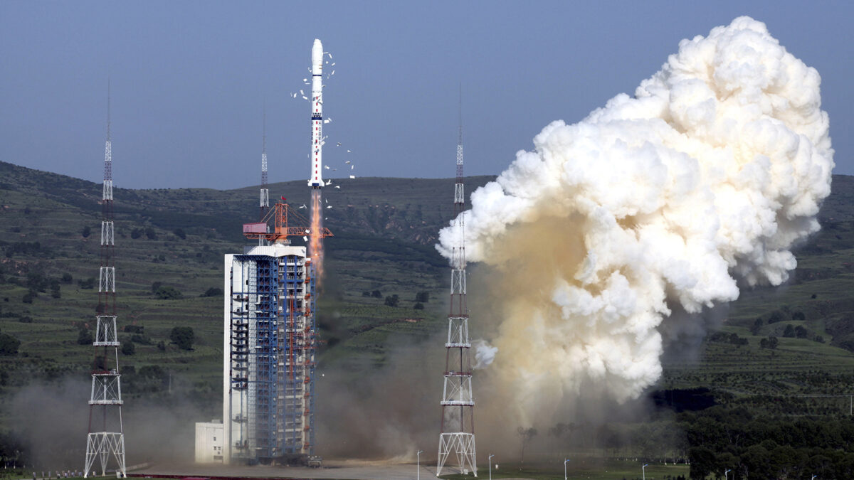 China lanza un telescopio de rayos X para estudiar los agujeros negros