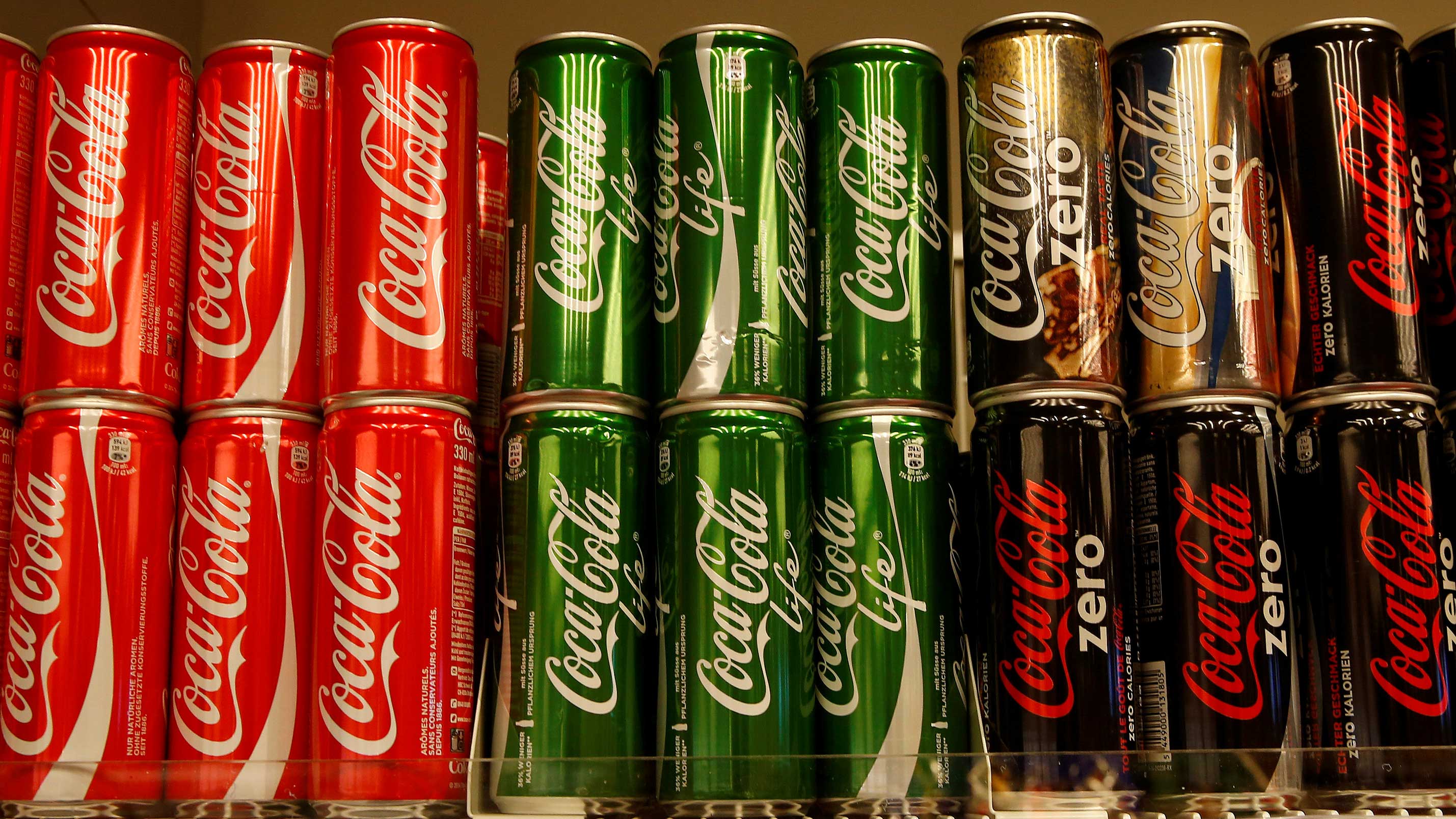 Coca-Cola lanza latas de 250 ml para respetar la cantidad de azúcar recomendada por la OMS