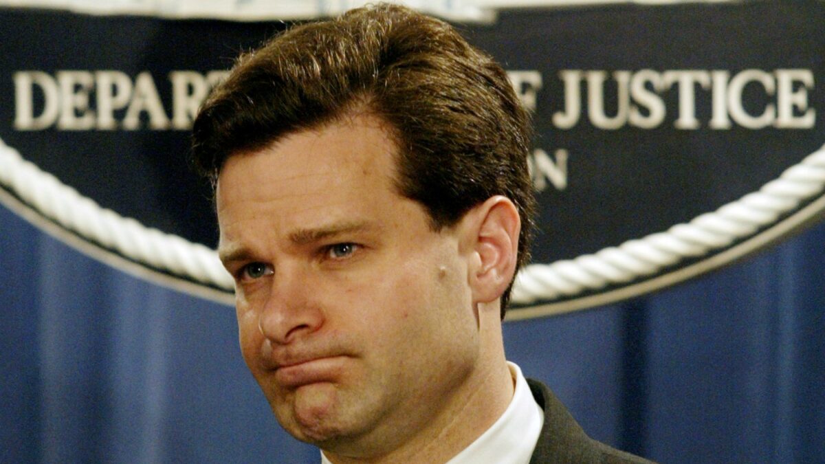 Donald Trump designa al abogado Christopher Wray para dirigir el FBI