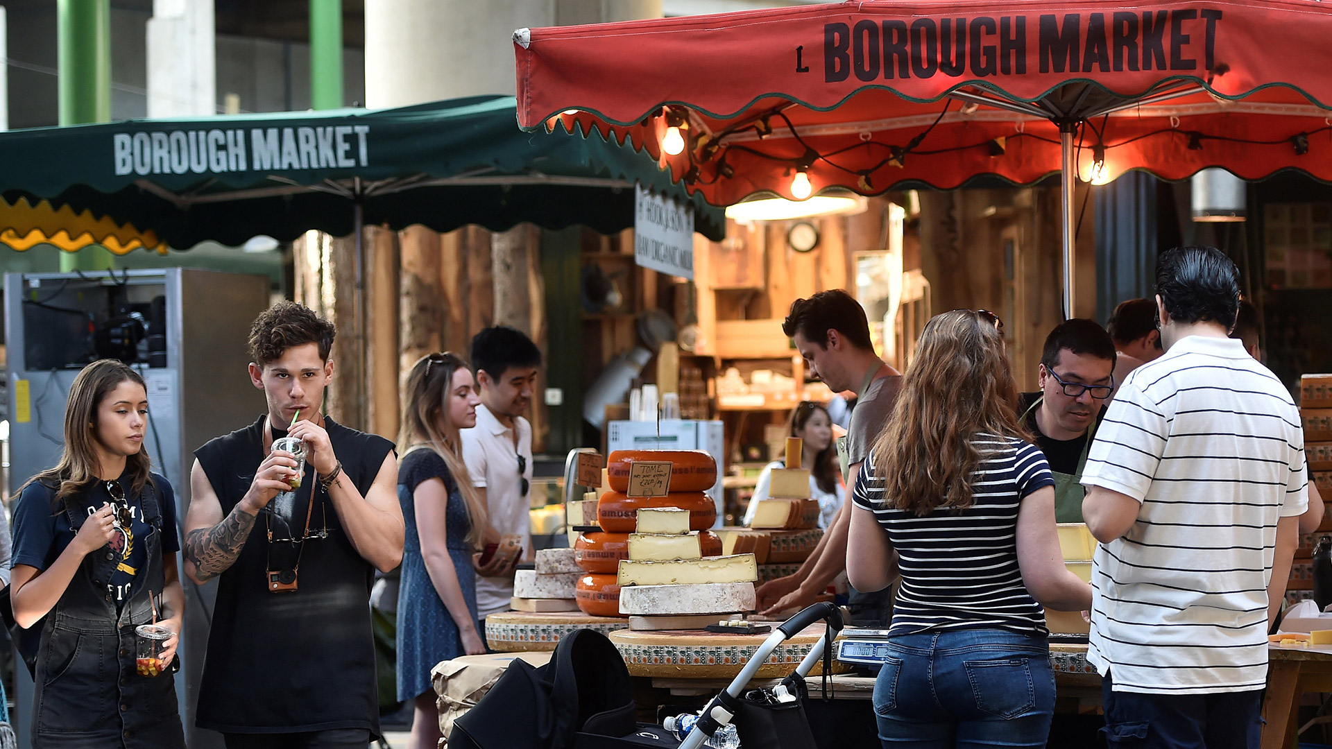 El Borough Market londinense reabre 11 días después del atentado