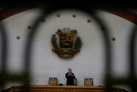 El Parlamento y la Fiscalía de Venezuela inician el proceso para revocar a los magistrados